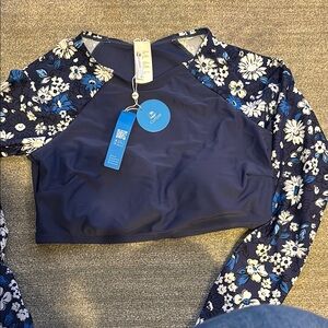 Cupshe Blue and White Crop Swim Shirt Rashguard